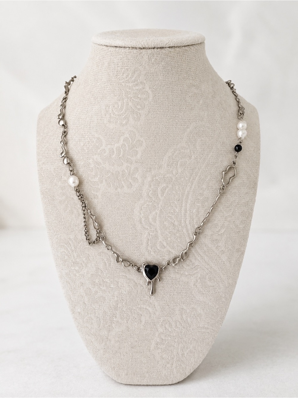 Hot Topic Melting Heart Goth punk silver black necklace